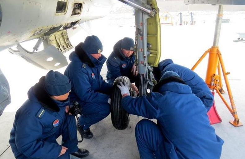 空军地勤和后勤哪个好留部队?哪个岗位好留在部队,需从多角度分析