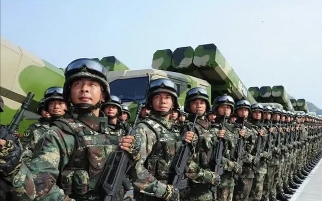 在部队,战士尤其是义务兵,可以通过沟通,跨军区,跨兵种进行调兵,比如