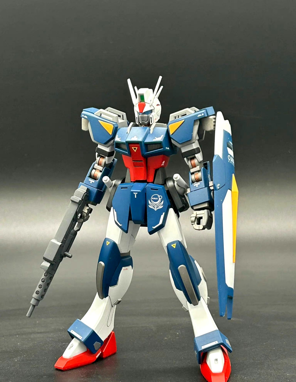 模型欣赏:机动战士高达seed hgce 105短剑,该机是地球联合最初的量产