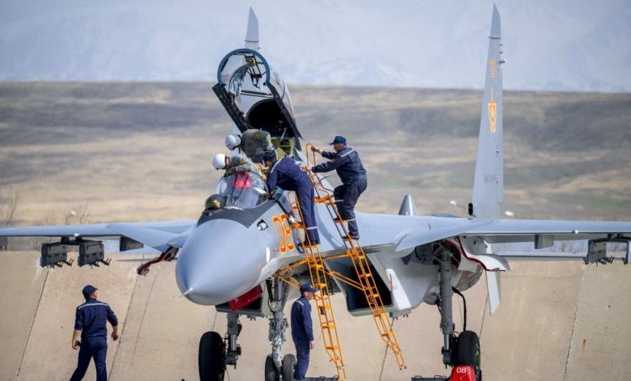 空军地勤和后勤哪个好留部队?哪个岗位好留在部队,需从多角度分析