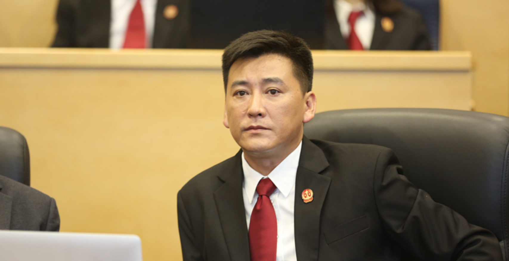 回顾朱墨不后悔嫁大16岁刘小锋婚后生两儿子一家四口其乐融融