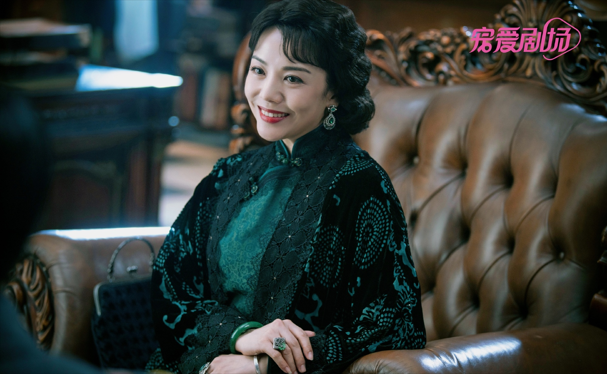 王尔德说:爱自己是终身浪漫的开始.愿你也能像杨紫嫣一样,阅己,悦己.