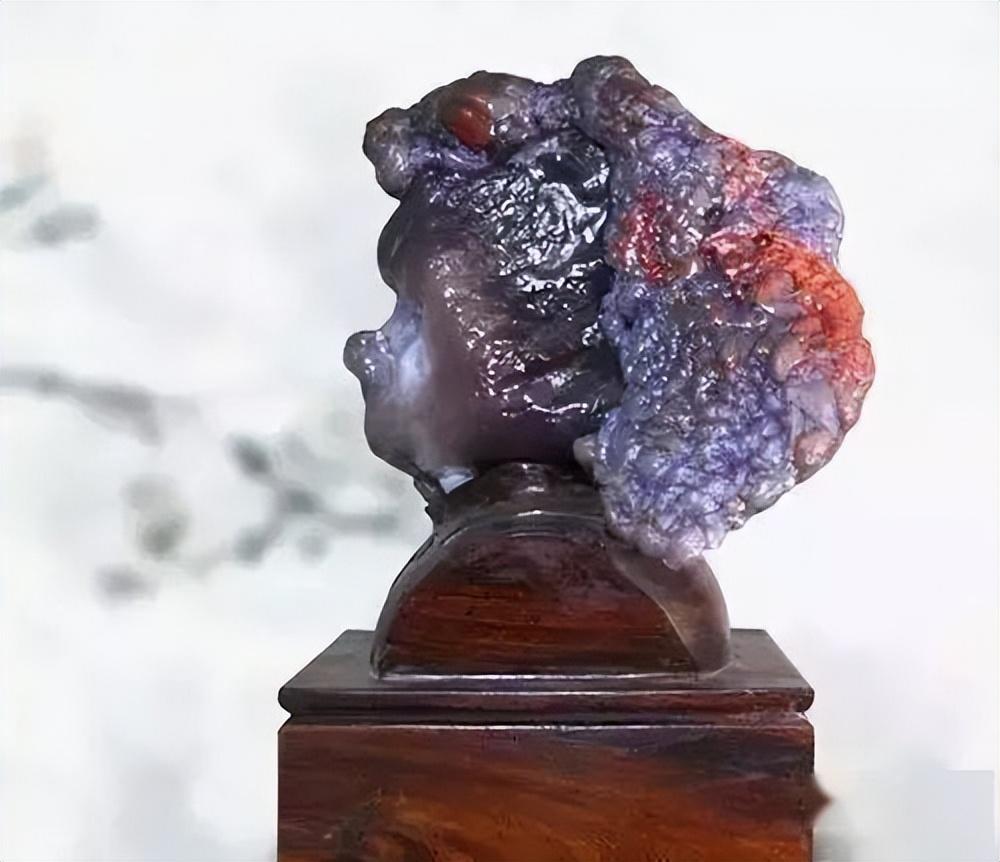 纪实男人花150元买石头遭家人抱怨4年后专家鉴定值9600万