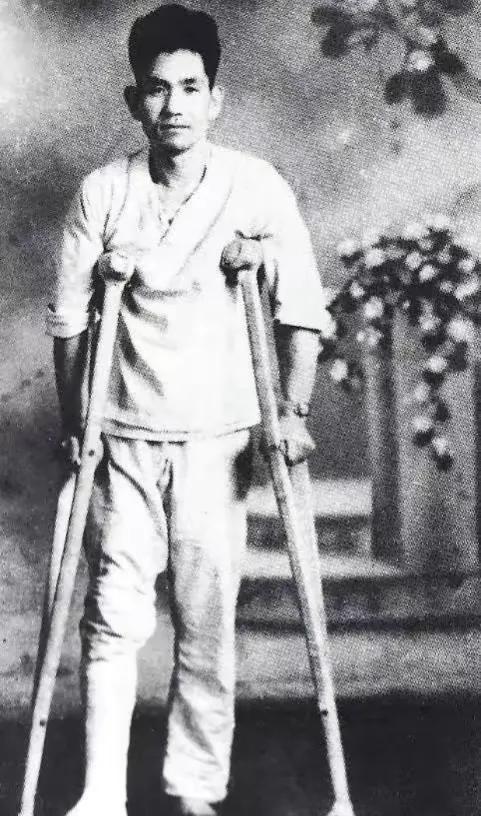 廖耀湘调集了五个师八个团从岫岩以西,中长路(大连至沈阳铁路)以东