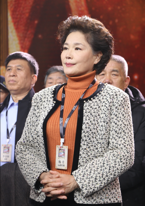 回顾90年代走红的杨青前夫是军人女儿现在是知名演员