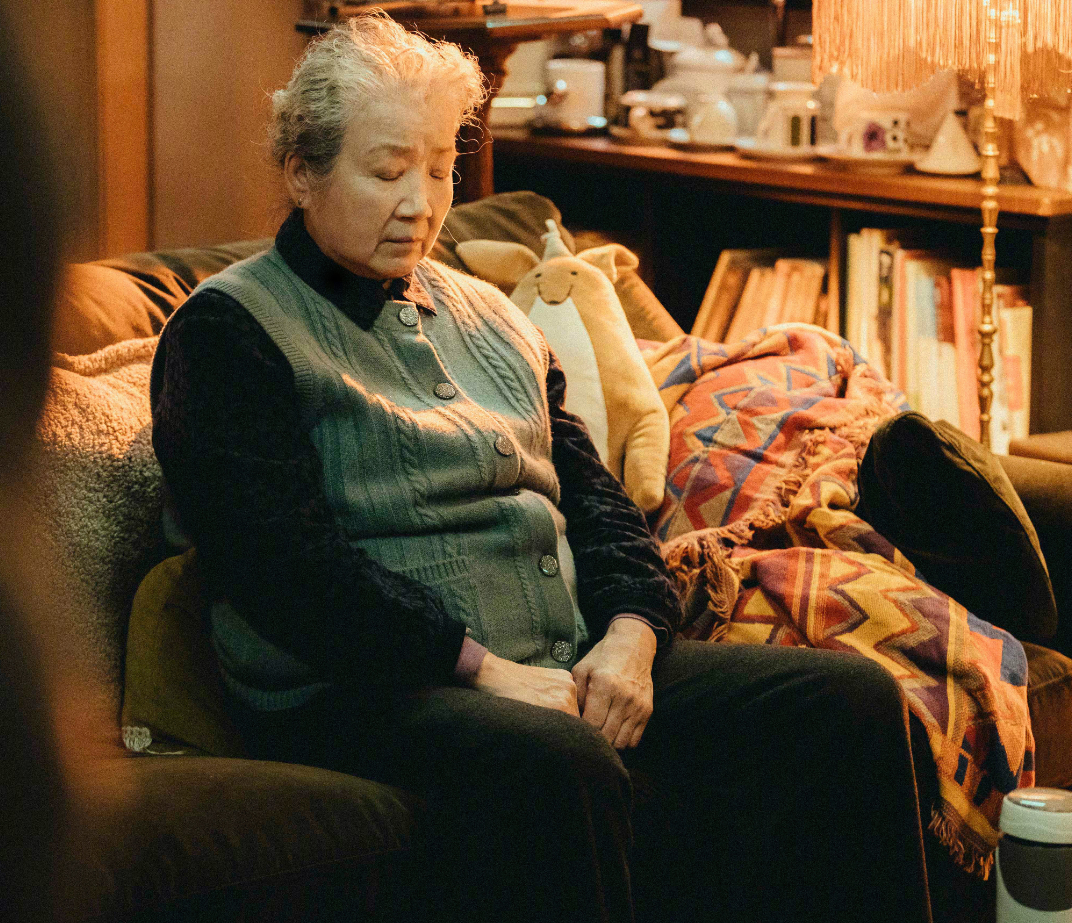 回顾79岁戏骨凭演技圈粉曾被导演嫌平凡不适合当演员现越老越红