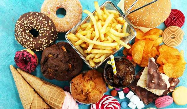 大学生与垃圾食品