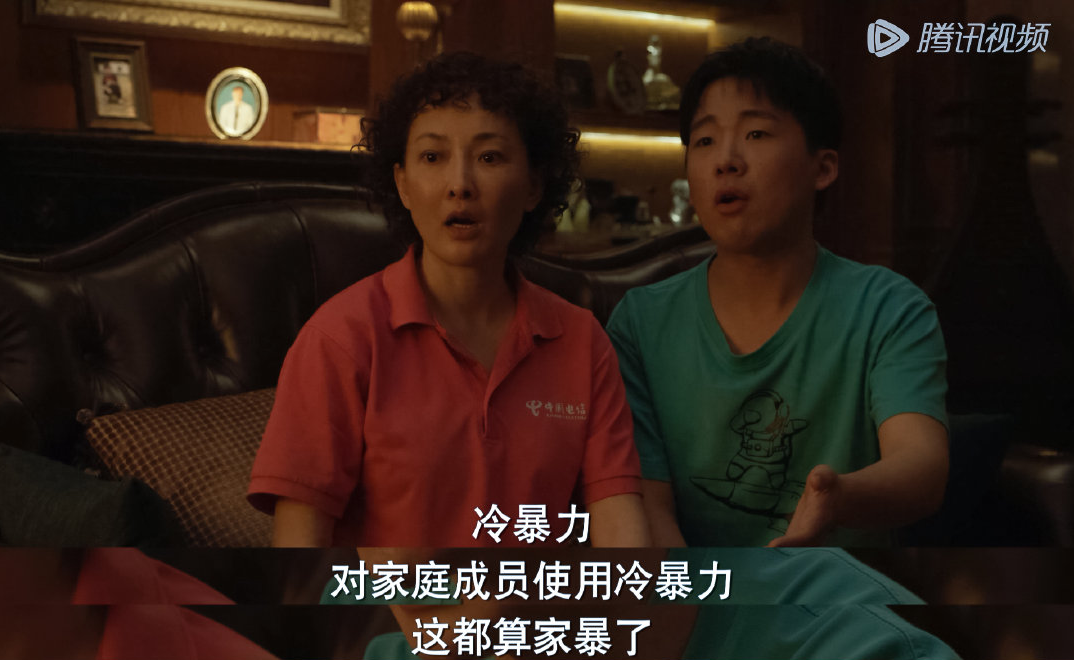 回顾知名演员事业当红裸婚普通丈夫50岁演郭麒麟妈妈翻红