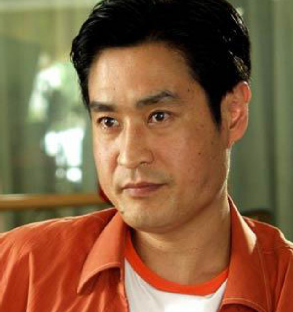 回顾他是80年代珠影红极一时的小生再婚娶小妻子前妻60岁再出圈