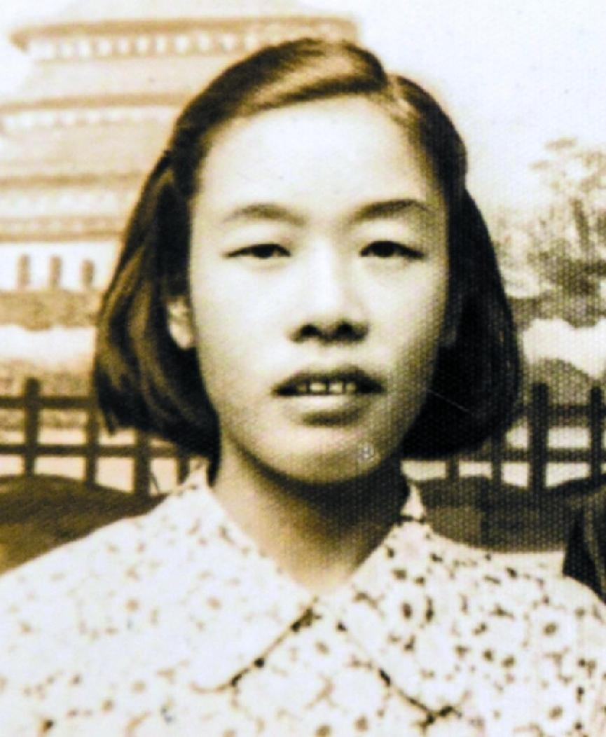 江姐独子定居美国面对质疑他说有愧于母亲也有愧对祖国