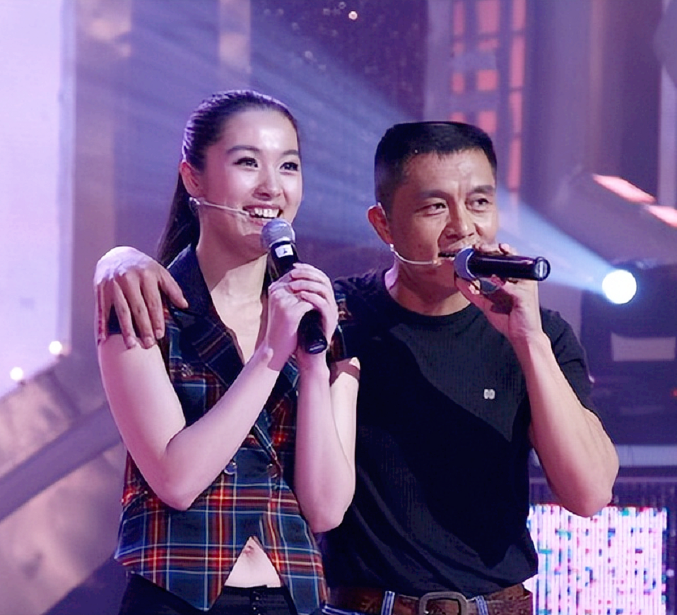 回顾分手20年,常戎娶小妻子生一女幸福美满,王菁华未婚仍期待爱情