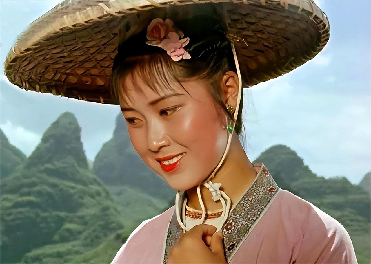 回顾刘三姐黄婉秋病逝一年多丈夫何有才的选择令人泪目