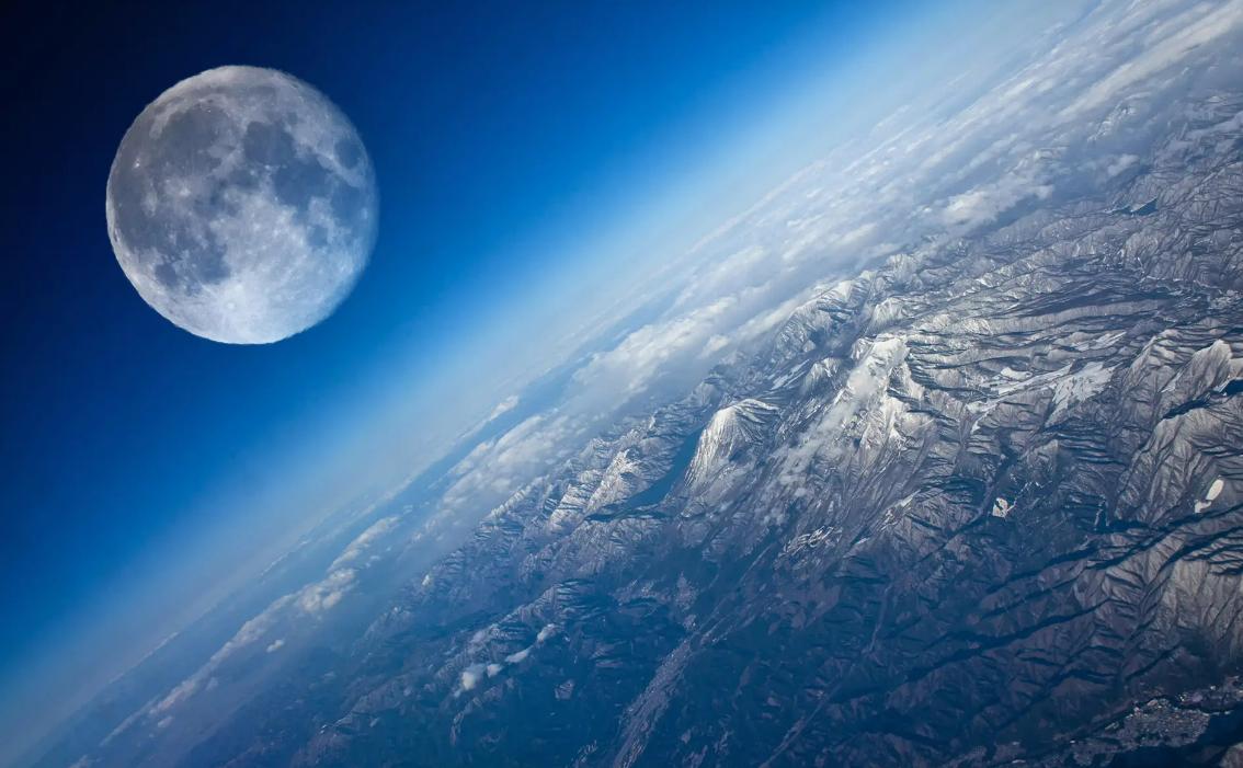 其实,了解了太阳不会为宇宙带来温度的原因之后,对于地球为什么会被