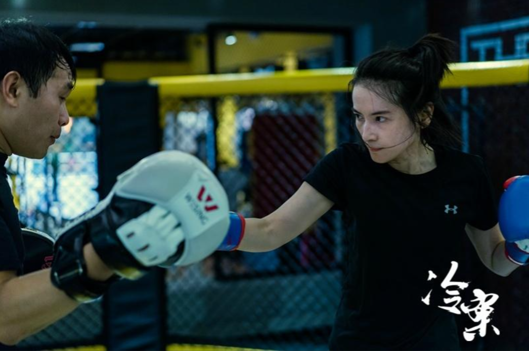 拿奖之后,李媛也迎来了自己人生的第一个主角,在《冷案》中出演罗英玮