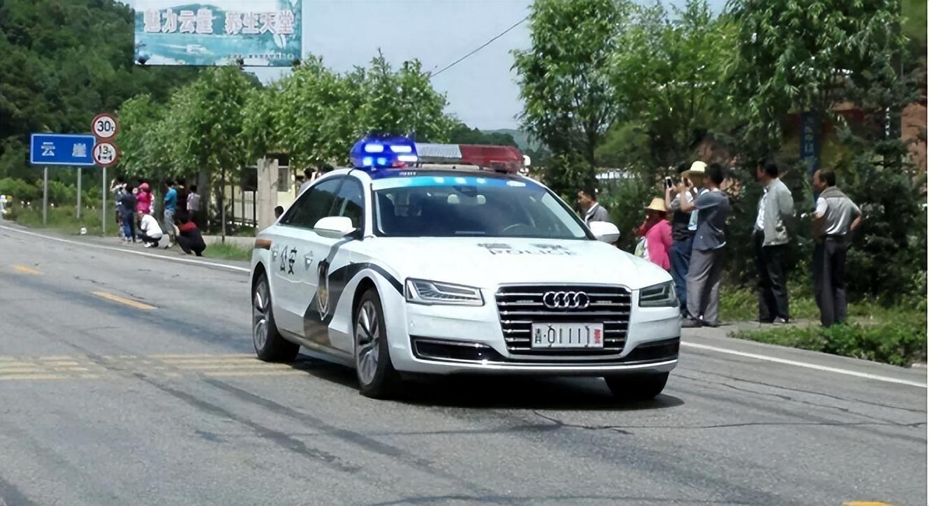 而李培香在那天夜里跑出去后,做火车站离开了这里,去往了天津,当时