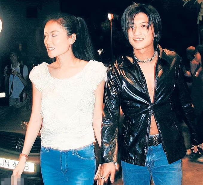 回顾3胎孩子的生父成谜离了谢霆锋张柏芝的本性暴露了