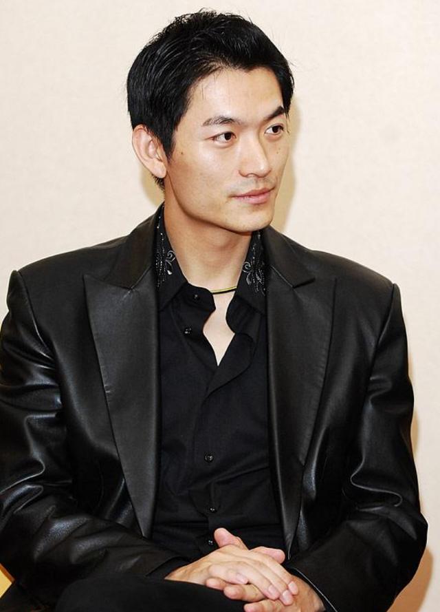 演员朱泳腾:颜值和演技不输胡歌,却一直不火,出道20多年零绯闻