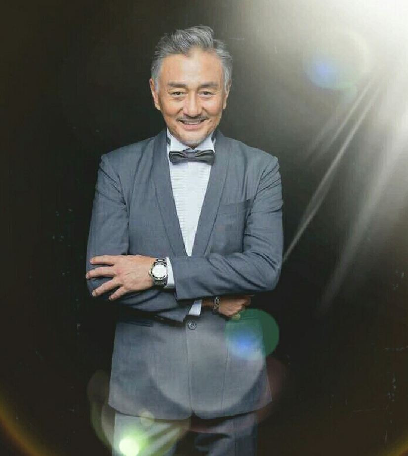 回顾知名老戏骨戏里演反派戏外痴情一生只爱老婆儿子长得很帅