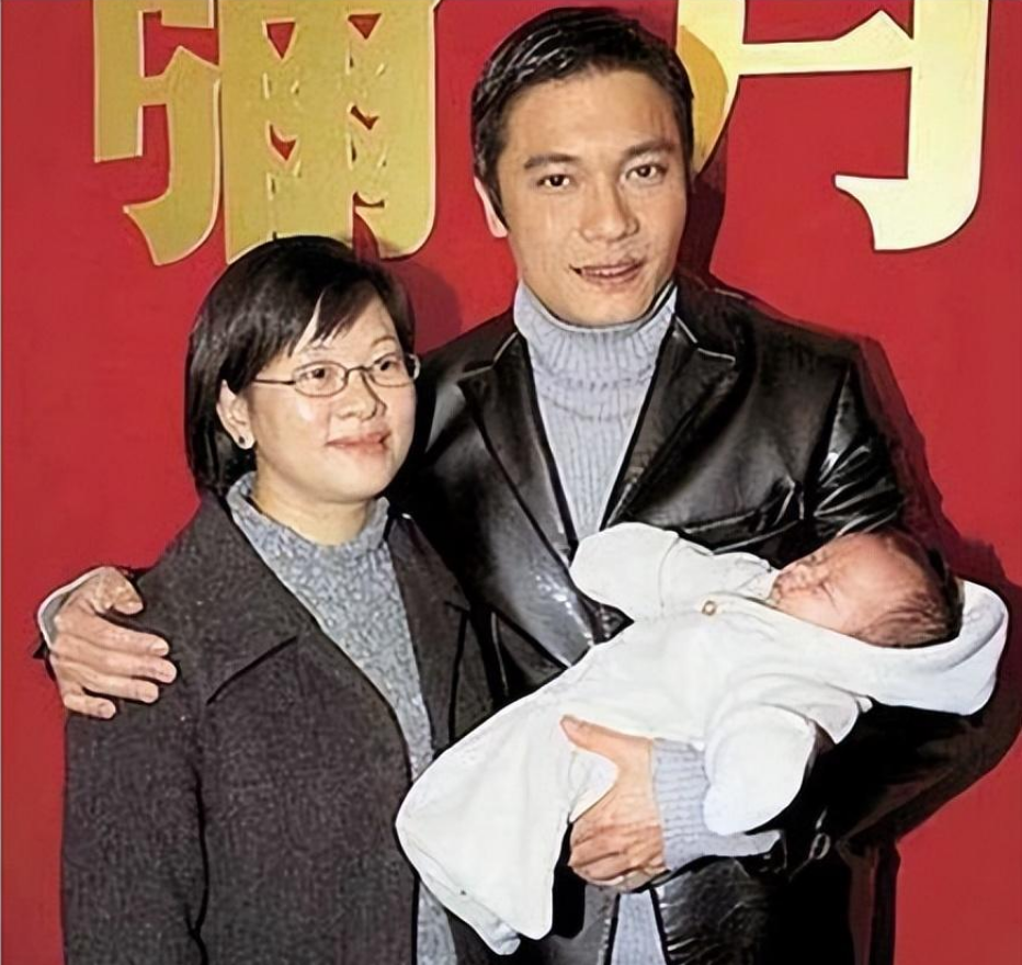 回顾罗嘉良再婚娶二婚演员苏岩为妻60岁生活幸福美满