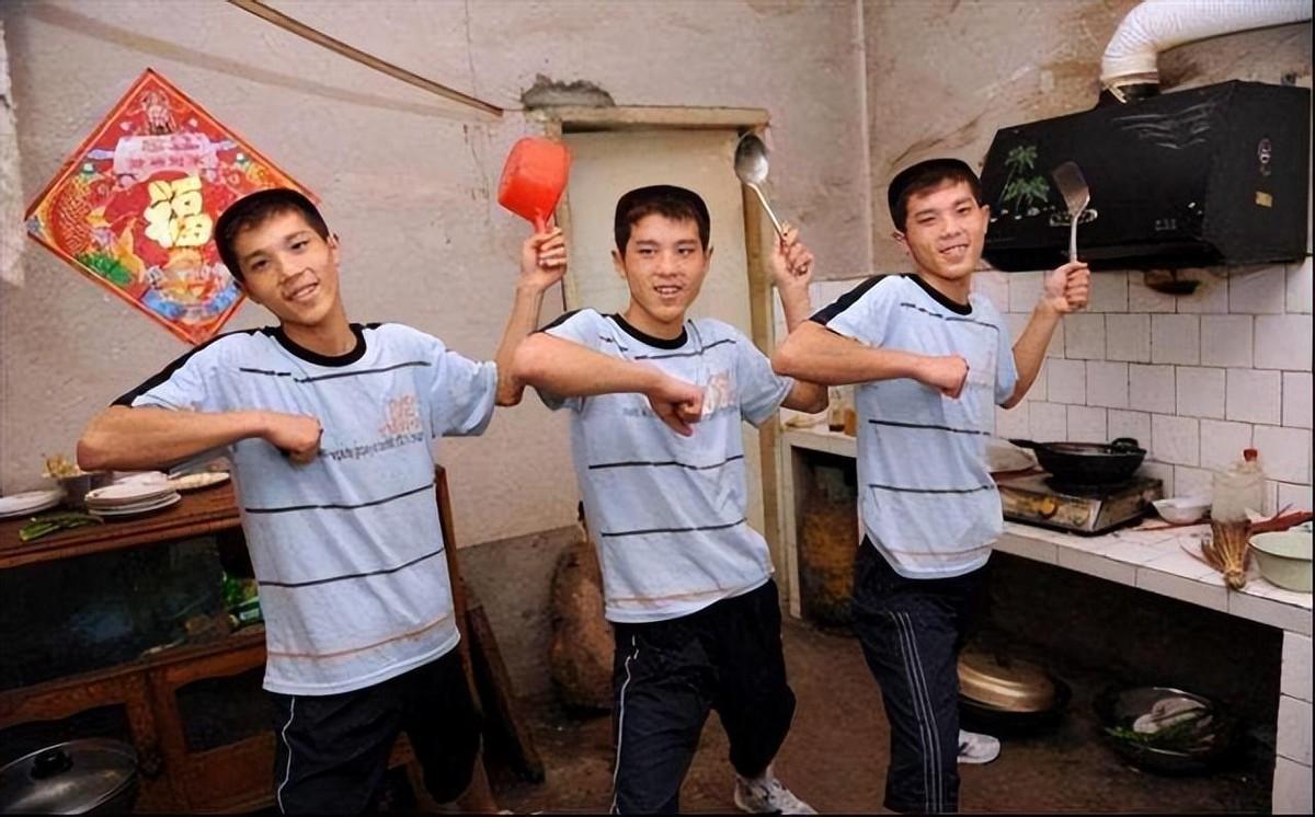 回顾山东三胞胎高考考出连号分10年后同时结婚生娃还一起吗