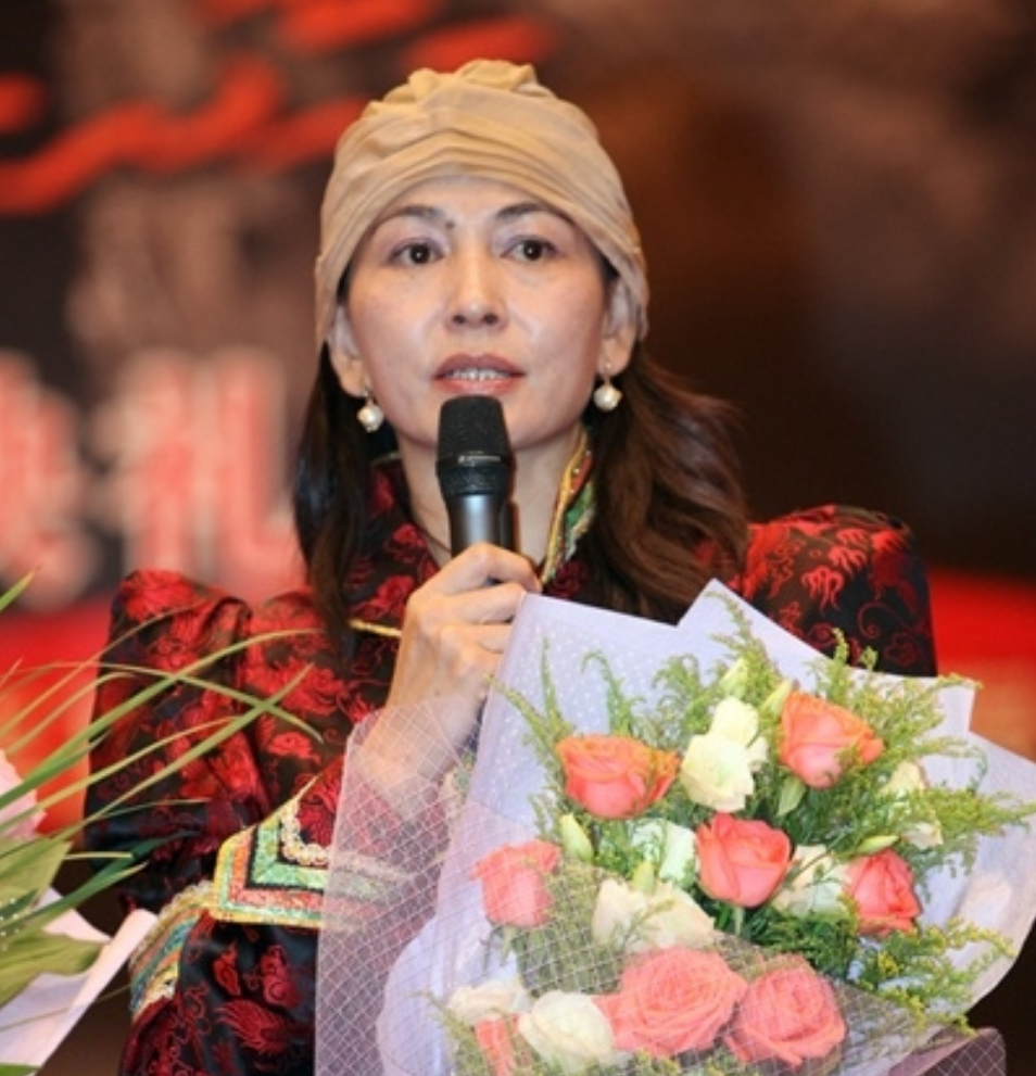 但是在生活中,他是一个极为低调的人,鲜少公开分享个人家庭生活,发现