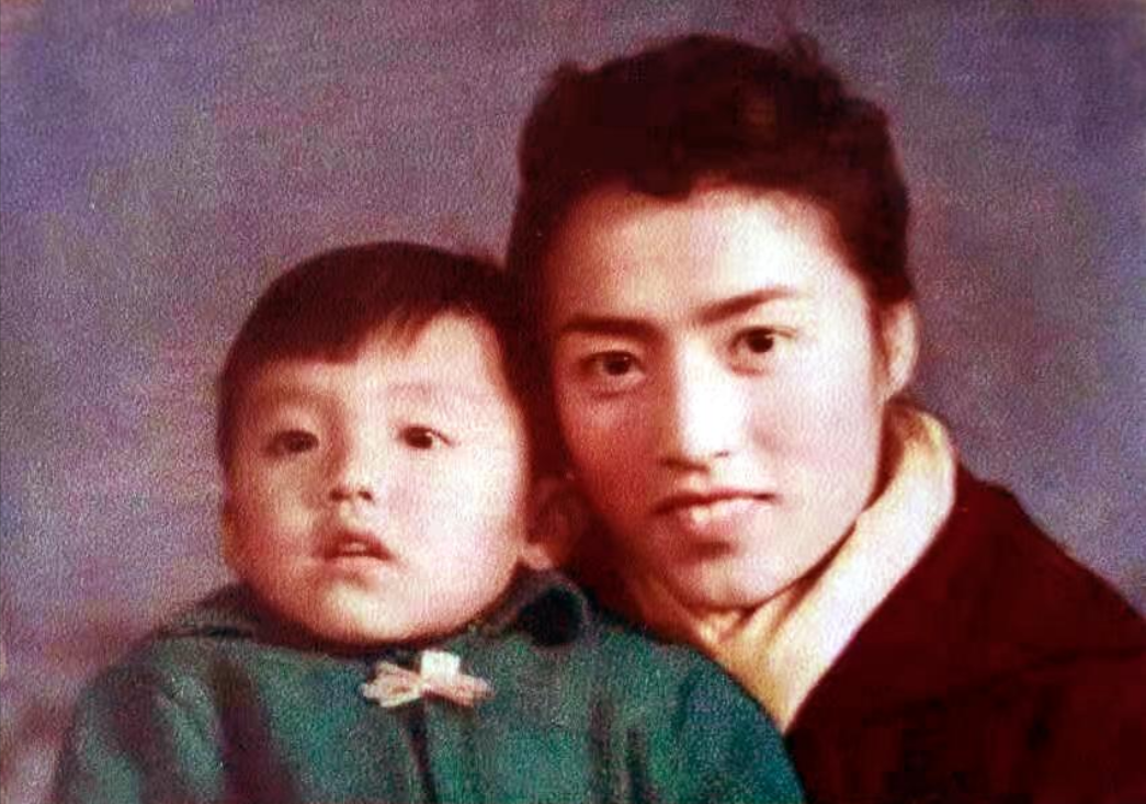 回顾话剧大拿张秋歌对妻子一见钟情9天闪婚遗憾没福气当父亲