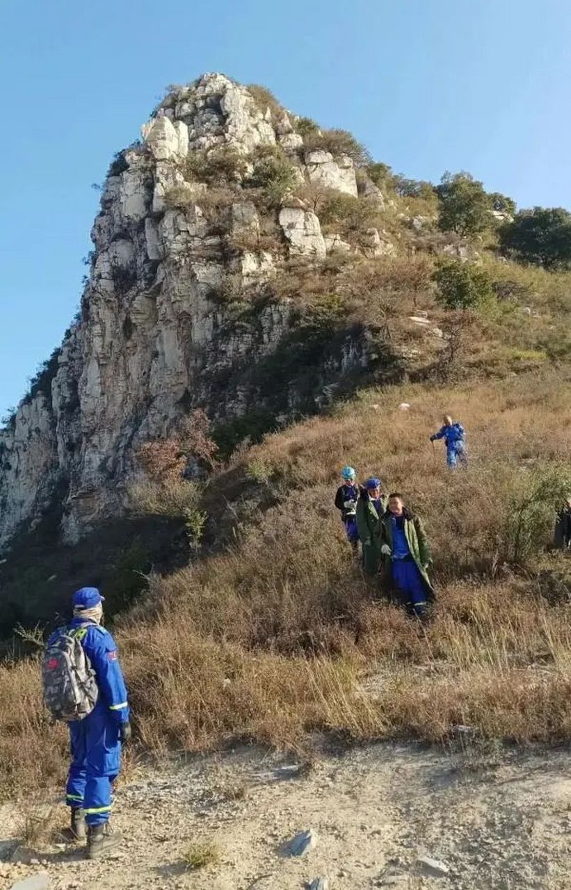 八大处爬山图片