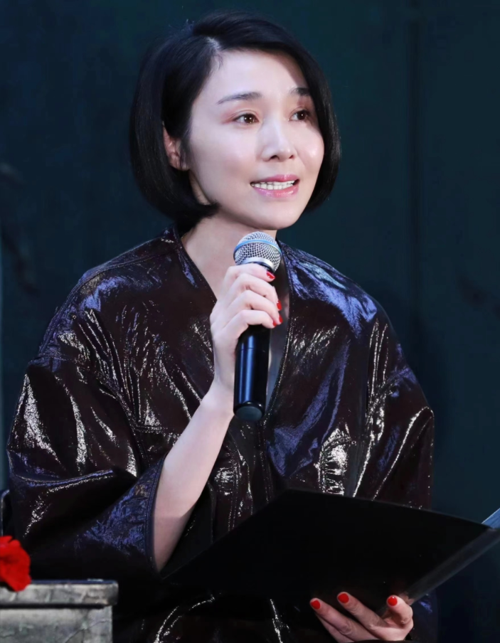 回顾低调女星陈丽娜与母亲相依为命戏红人不红42岁婚姻成谜