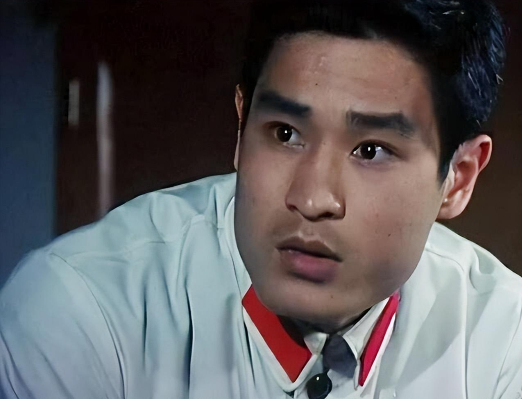 回顾他是80年代珠影红极一时的小生再婚娶小妻子前妻60岁再出圈