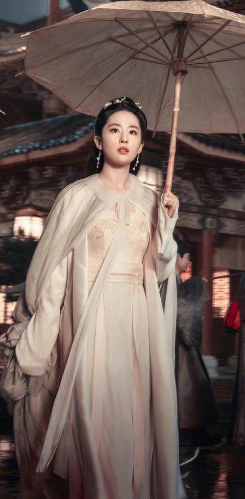 4位貌美却身材魁梧的大体格子女星就吃亏在肩膀上