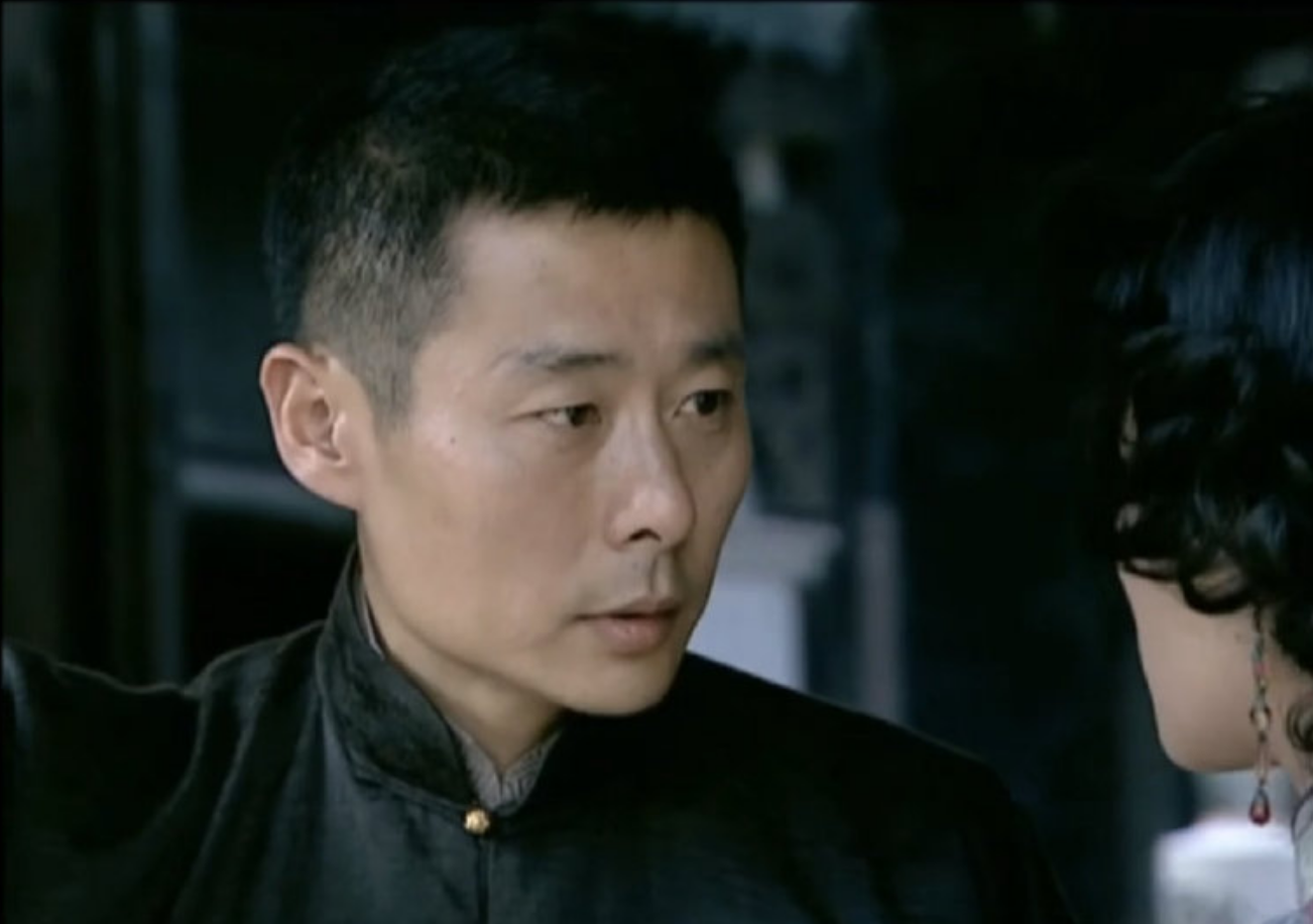 2005年初,正在江南拍戏的霍青接到了梦继导演的邀请,要他在电视剧