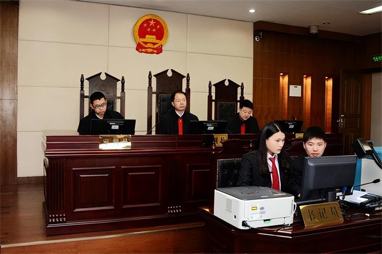 2019年,警方认错打伤64岁大爷,赔偿9万,被曝光后又想要回