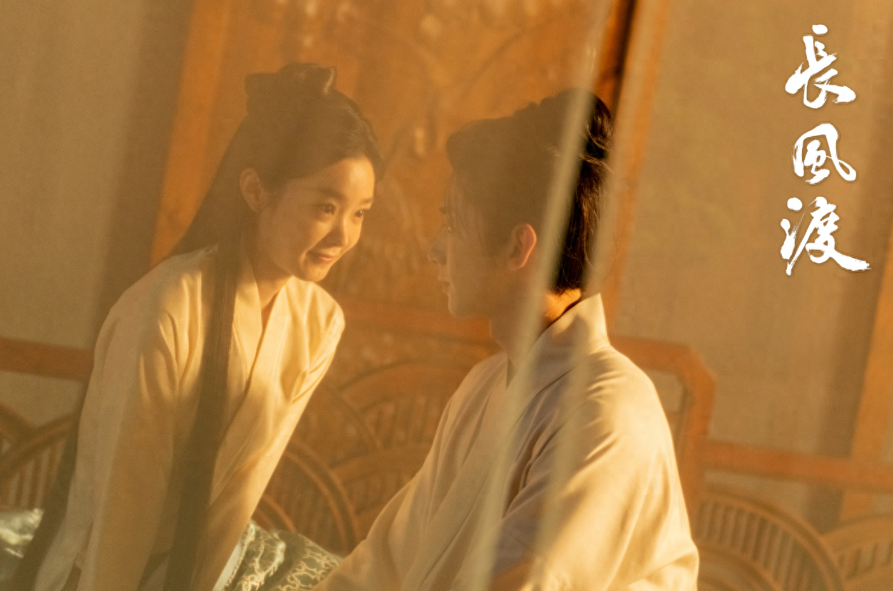 回顾她从央视最美主持人到演员嫁二婚总裁生一双女儿中年翻红