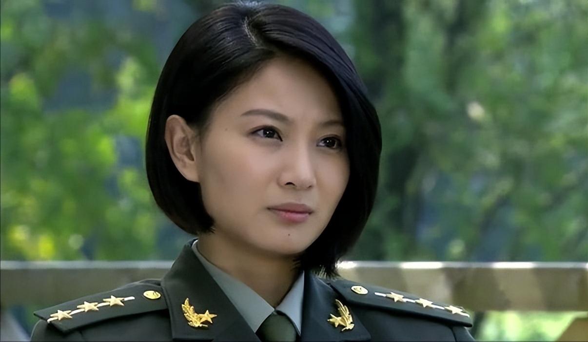 她在"特种兵系列"《与狼共舞》《飘帅》《追捕》《警花与警犬》等多部