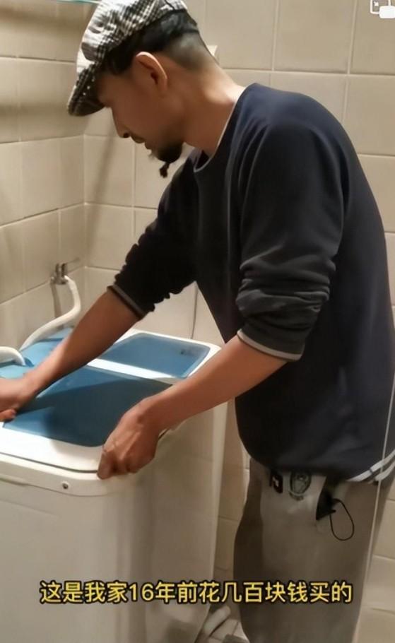7位过气演员回归普通人生活摆摊卖菜喂猪放牛住农村别墅