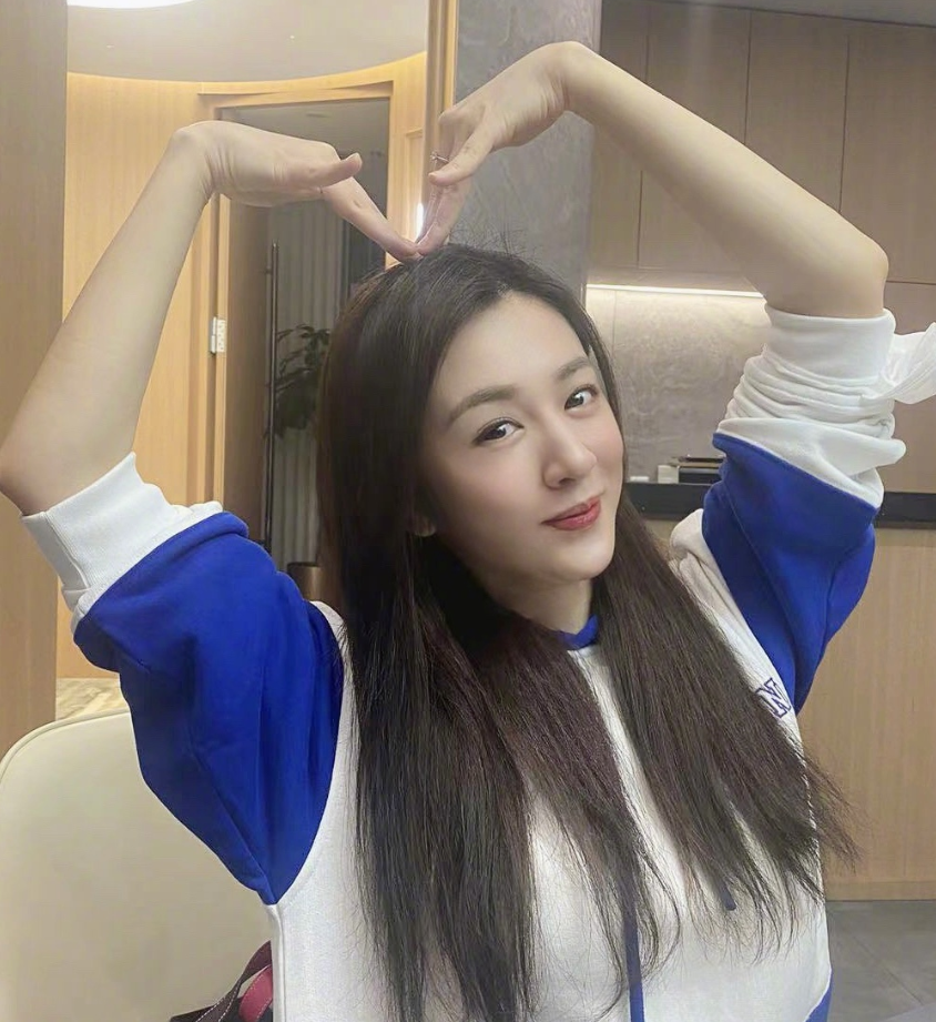 提起王晓晨,或许有人对她不熟;但也有的人一提到她就会想到方依依,茅