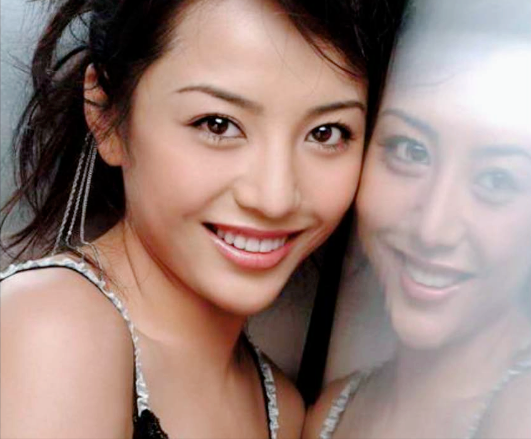 回顾她演技好凭甄嬛传出圈出道29年不炒作过简单生活