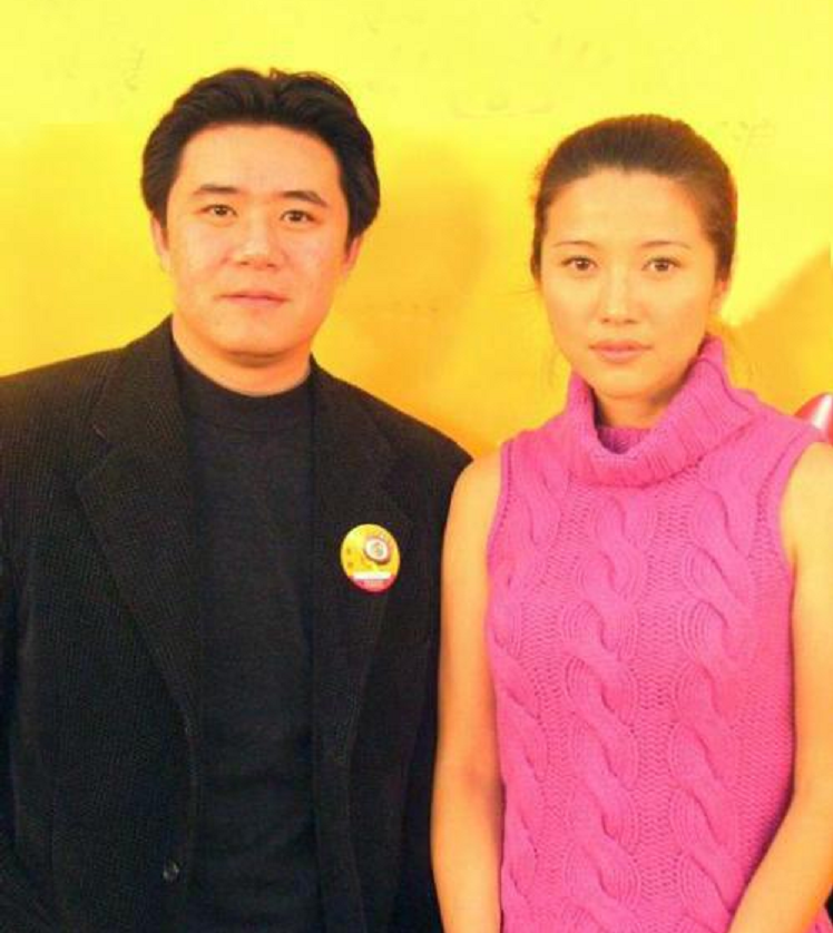 回顾影后颜丙燕照顾绝症母亲8年和李乃文有缘无份50岁还是单身