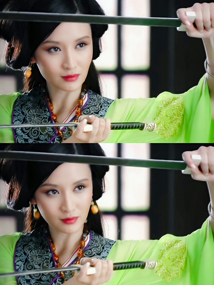 作为演员,张萌第一次受到关注是在胡歌主演的穿越剧《神话》中,她饰演