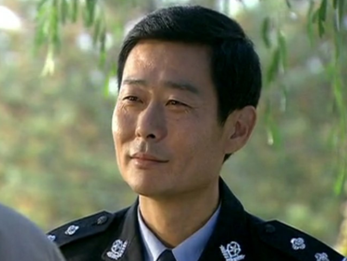 回顾他中戏毕业去经商浮沉十年回归今成国家一级演员