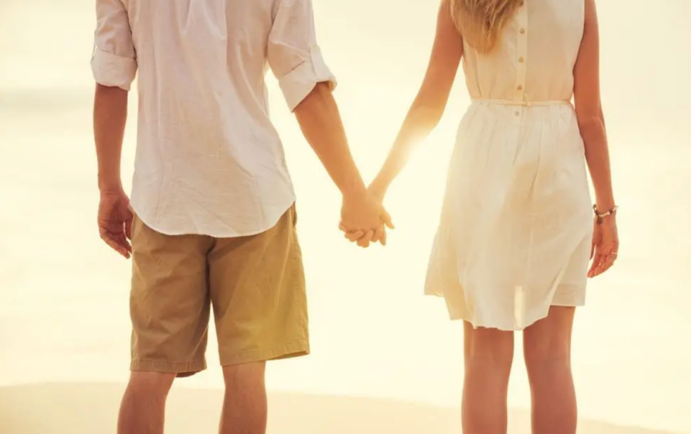 2016年洋女婿死后捐器官救6人亲戚床前鞠躬妻子穿旗袍送别