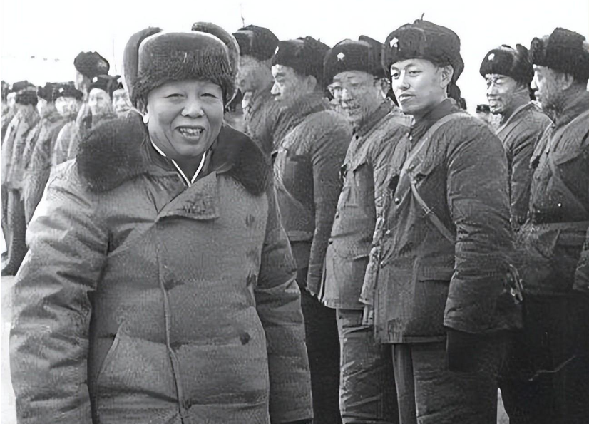 朝鲜共青团图片