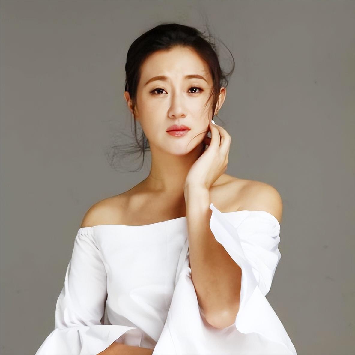 回顾他曾是央视主持人3次离婚3个儿女老年翻红