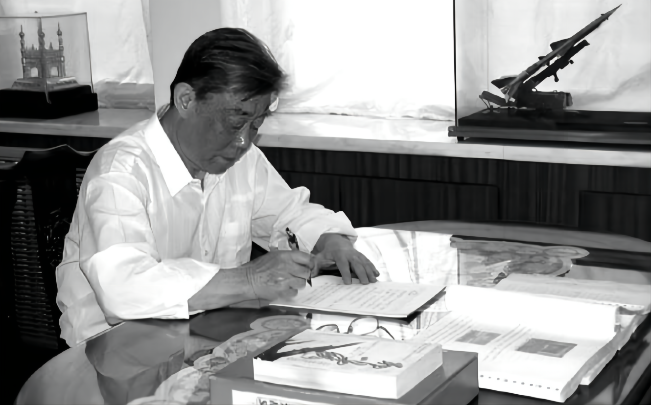 1968年4架美军战机飞向我导弹营营长却连续7次抗命拒发导弹