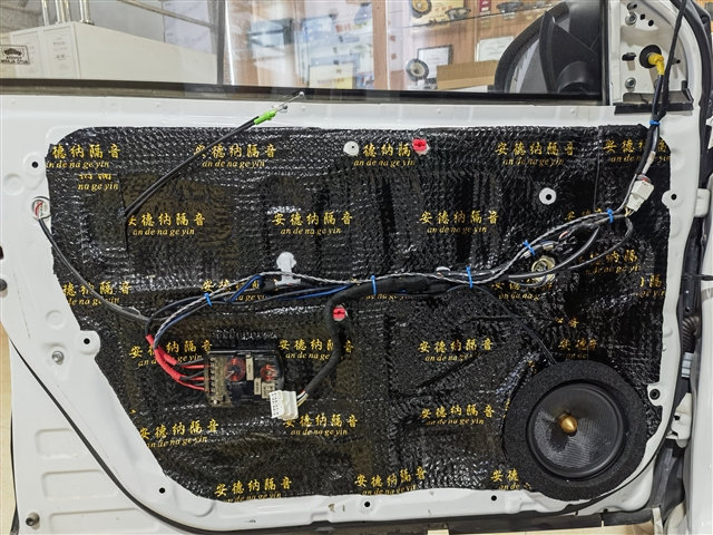 泉州专业汽车音响改装丰田卡罗拉改装弗莱德10寸超薄低音喇叭