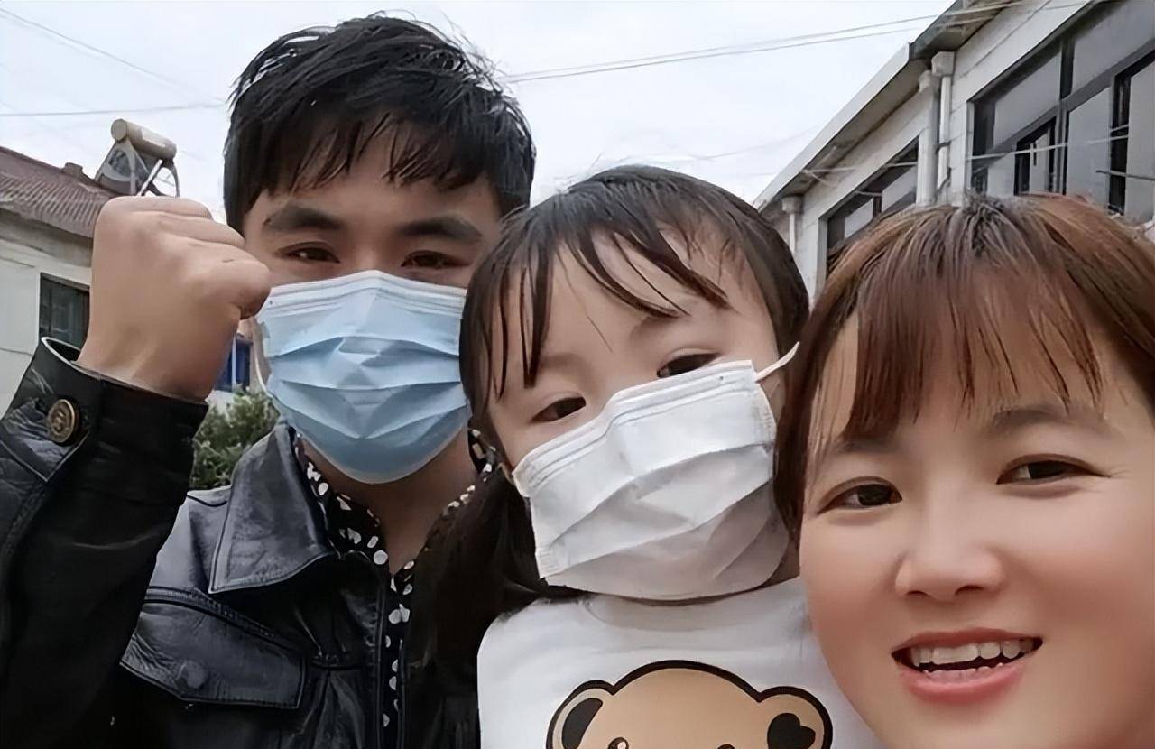 2019年父亲带6个月女儿送外卖走红后上央视现状如何