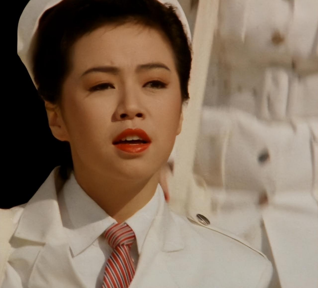 回顾知名老戏骨戏里演反派,戏外痴情,一生只爱老婆,女儿长得很美