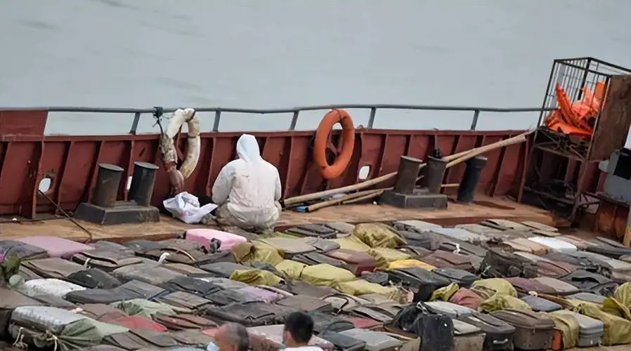 2015年,中国"东方之星"沉船事件,442人遇难,谁是罪魁祸首?