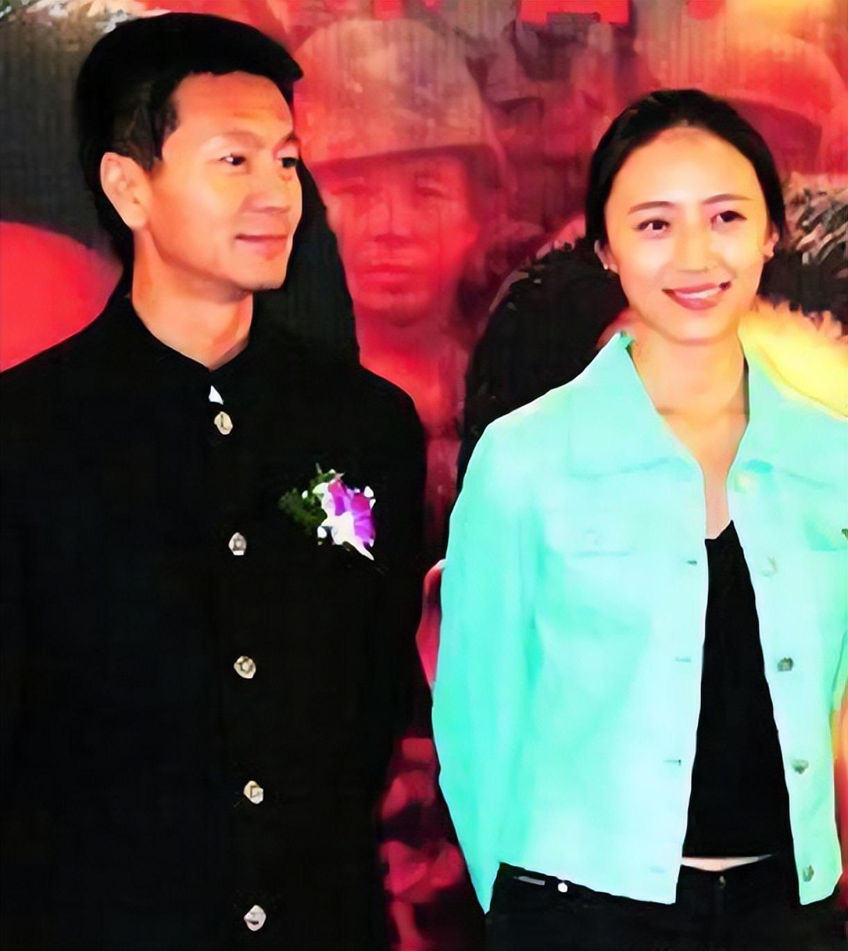 到了剧场,看着他拍戏时的专注和敬业,刘莎又开始对他多了一分敬意,有