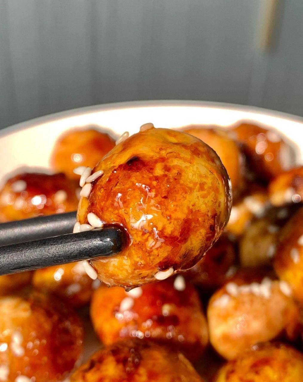 99食材:鹌鹑蛋,可乐 99做法: 115把鹌鹑蛋煮熟剥皮 215入